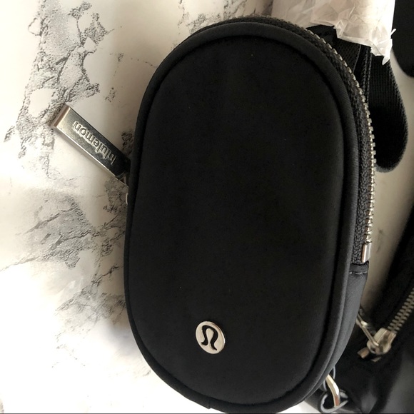 Lululemon Crossbody Bag with Nano Pouch Black - Picture 12 of 14